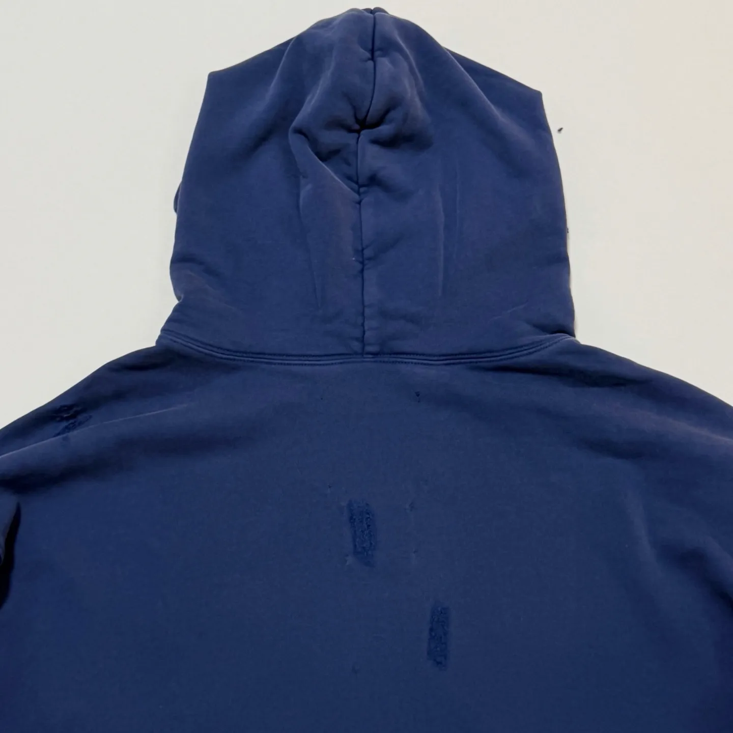 GALLERY DEPT. CHATEAU RANCH HOODIE/NAVY Horseshoe Winery Splash Ink Destroyed Hoodie Washed Blue S-XL Assute Reactive Dyes Ready-made Clothes Fade Process Post-Fry Color Processing Super Heavy and Cumbersome Too Many Cuts and Hanging Wormhole Destruction Process➕Hand-Splashed Ink Very Time-consuming and Labor-intensive Correct Version Original Main Mark➕Large Main Mark➕Yellow Wash Mark The original BOXY short and wide version has not been changed at all. God-cut. Authentic level printing process. Post-washing treatment to show natural aging effect.